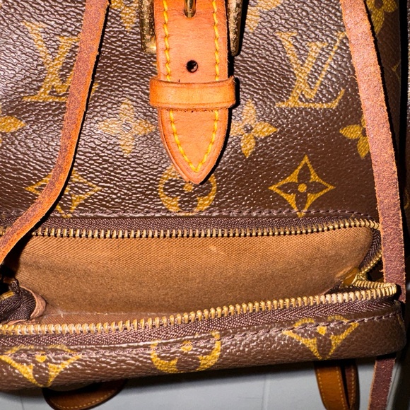 Louis Vuitton Montsouris Mm - Picture 14 of 16